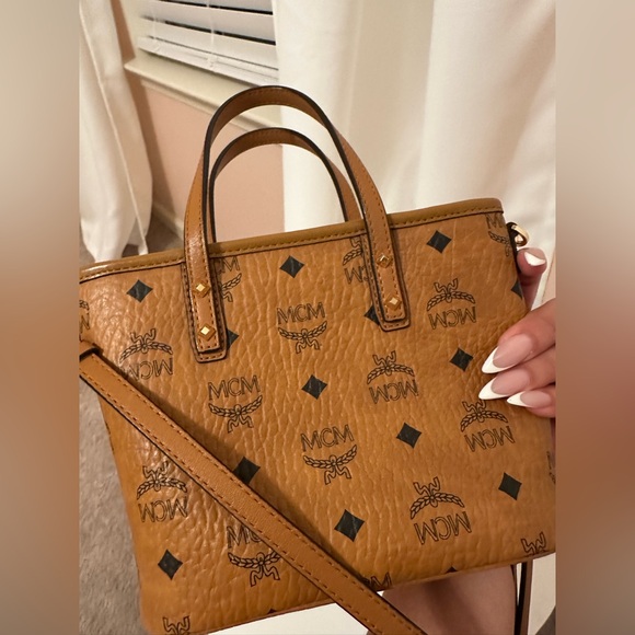 Authentic MCM tote bag - Picture 3 of 8